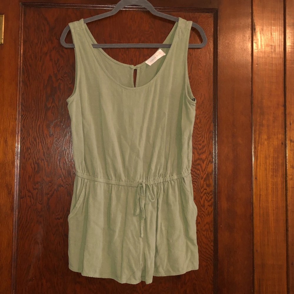 Boutique Olive green romper with pockets